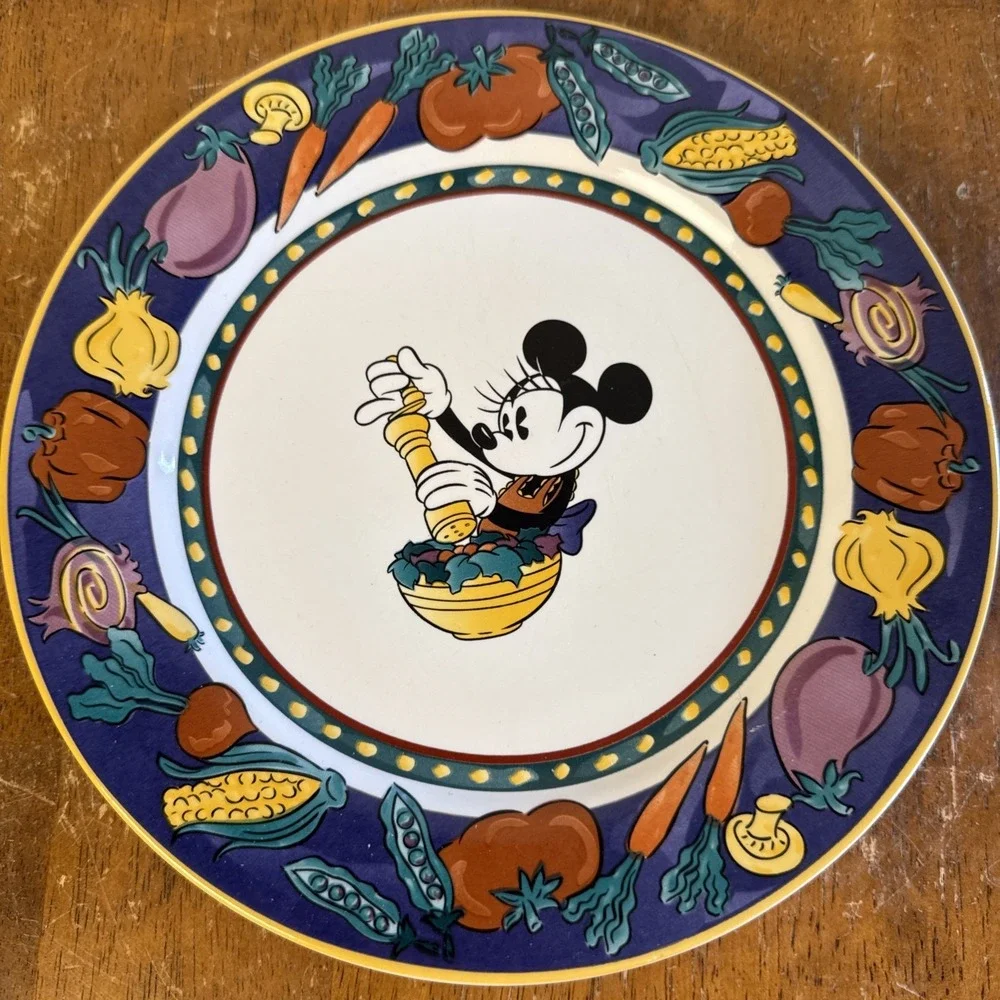 Disney Minnie Mickey Vegetable Veggie Trim Stoneware Salad Plate 8